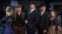 왼쪽부터: 뮈안나 부링, 애덤 로덴버그, 매슈 맥페이든, 제롬 플린, 샬린 맥케나