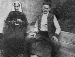 아버지 페타르와 어머니 마리아