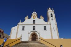 노사 세뇨라 다 콘세이상 교회. 15세기에 지어졌으며 1755년 지진 이후 부분적으로 재건되었다