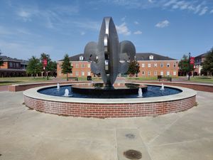 루이지애나 대학교 쿼드에 있는 플뢰르 드 리스 분수