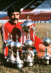 파보니는 인데펜디엔테에서 5개의 리베르타도레스 트로피를 들어올렸다.