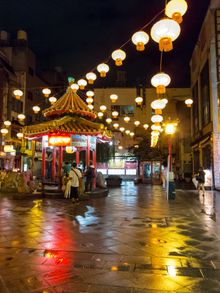 밤의 난킨마치 광장과 램프