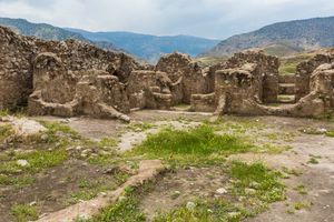 세이마레, 마다크투, 메르자카자크로 알려진 도시의 잔해
