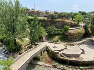 리브니차 요새와 옛 다리의 모습