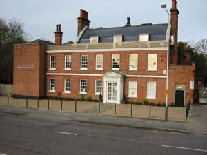 호른처치에 있는 페어키츠 예술 센터는 헤이버링 구에서 운영한다.