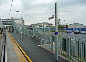 사우스엔드 공항역. 터미널이 오른쪽에 보인다.