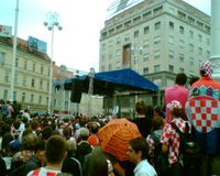 반 옐라치치 광장에서 경기를 관전하는 크로아티아 지지자들