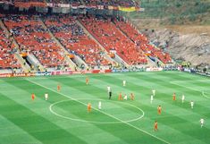 2004년 UEFA 유로 2004 네덜란드-라트비아 경기 중의 시립 경기장 전경