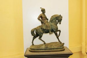 쉬리 바바니 박물관 소장품인 시바지의 청동 조각상