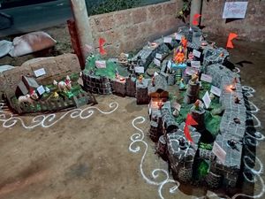 시바지에 대한 경의를 표하여 아이들이 디왈리 축제에 맞춰 만든 라이가드 요새의 복제품