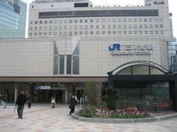 중앙 출입구 북측