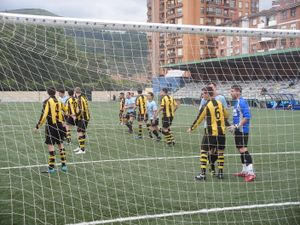 솔로아르테에서 경기하는 바스코니아 B