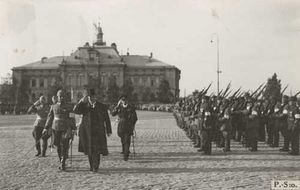 1934년 8월 24일 쿠오피오 시장 광장에 있는 스빈후부드 대통령