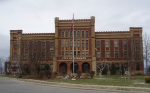 올만과 그의 형 듀언은 어린 시절 테네시주 레바논에 있는 캐슬 하이츠 군사 학교에 다녔다.