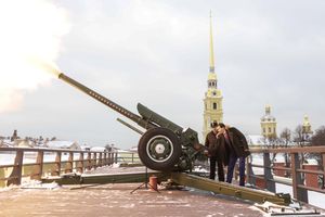 2018년 2월 8일 정오 대포 발사 (N.V. 쿠즈네초프 교수의 상트페테르부르크 대학교 생일을 기념하여)
