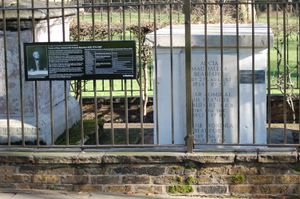 런던 세인트 존 교회 정원에 있는 보퍼트 가족 묘