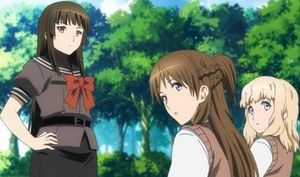 배틀/저격 소총 반의 주요 등장인물. 왼쪽부터 지쓰리, 팔, 이치욘