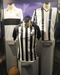 네프치 PFK 박물관에 전시된 역사적인 유니폼