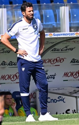 프로시노네에서 감독을 맡고 있는 그로소