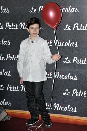 니콜라 역의 막심 고다르