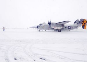미사와 기지의 미 해군 C-2