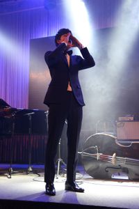 2015년 4월 콘서트 ‘윤한 & I’에서 공연 중인 윤한