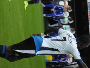 시소코가 2015년 세인트 제임스 파크에서 첼시를 마주하고 있다.