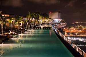 스카이파크의 인피니티 에지 수영장