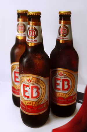 EB, 폴란드 맥주로 Elbrewery 회사가 엘블롱크에서 생산