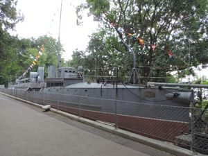 바르나에 정적 전시된 박물관선 드러즈키