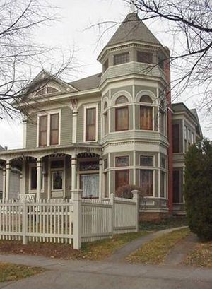 모크 & 민디에서 민디의 집 외관 촬영에 사용된 1619 파인 스트리트