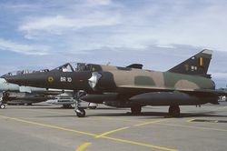 벨기에 공군의 미라주 5BR. 기수에 탑재된 정찰용 카메라에 주목