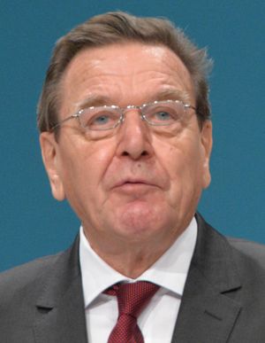 게르하르트 슈뢰더: 전 독일 총리; 그는 또한 2022년까지 로스네프트의 회장이었으며, 이는 서방 국가에서 논란을 일으켰다.