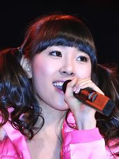 2008년 《뜨거운 것이 좋아》 특별 시사회에서 공연 중인 선미.