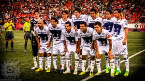 2012년 4월 티후아나와의 경기 전 푸마스 UNAM 선수단.