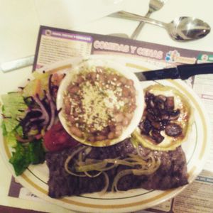 마사틀란의 비공식 레스토랑의 요리