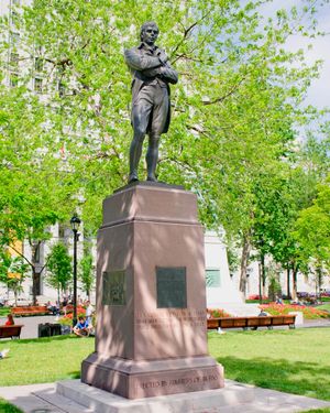 도체스터 광장(Dorchester Square)의 번스 기념비, 퀘벡 주 몬트리올(Montréal, Québec)