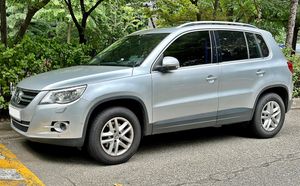 폭스바겐 티구안(전기형) 정측면