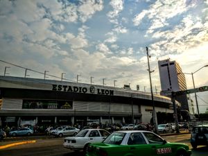 누에보 캄프(클럽 레온의 경기장)