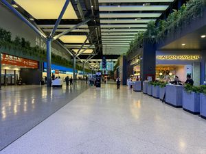 Terminal A의 메인 복도