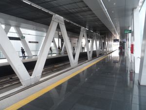 틀라케파케 중앙역