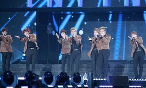 2012년 애니메이션화된 《와라! 편의점》에는 인피니트 멤버들이 목소리 연기와 음악 작업에 참여했다.