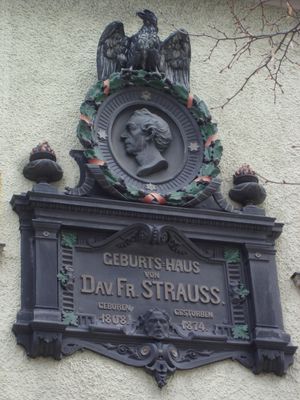 다비트 프리드리히 슈트라우스의 출생지인 루드비히스부르크에 있는 기념 명판
