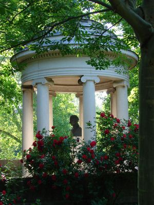 루드비히스부르크의 다비트 슈트라우스 기념비