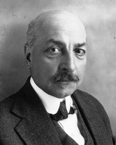 모리스 비올레트, 스테그와 함께 의회에서 활동했으며, 스테그가 모로코 주재 총독이었을 때 알제리 총독이었다.