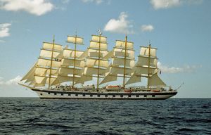 2001 로얄 클리퍼 카리비크는 화석 에너지원을 사용하는 선박보다 온실 가스 배출과 대기 오염을 덜 유발하는 요트이다.