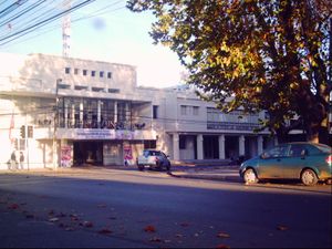 파랄 극장 및 공공 도서관