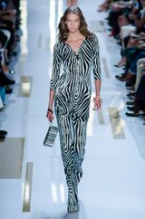 디안 폰 퍼스텐버그 컬렉션 2014 S/S에서 (2013년 12월)