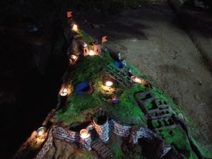 디왈리 동안 아이들이 만든 요새 복제품