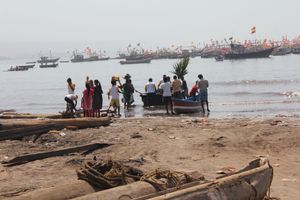 콘칸 해안의 하르네 항구에서 기념되는 쉼가